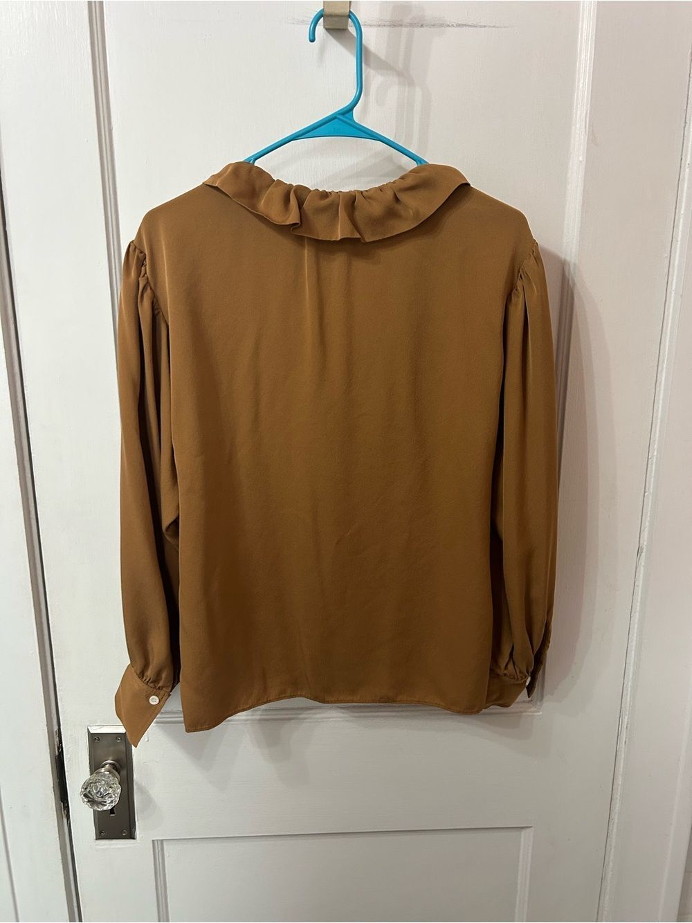Frame Denim Ruffle V-Neck Blouse in Caramel Brown 100% silk - Picture 4 of 7